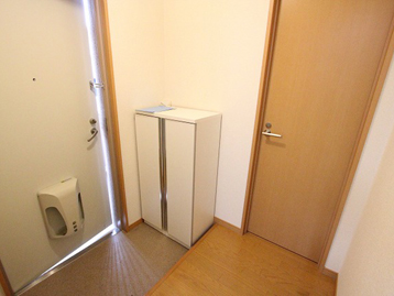 玄関　玄関にはシューズボックス付いてます