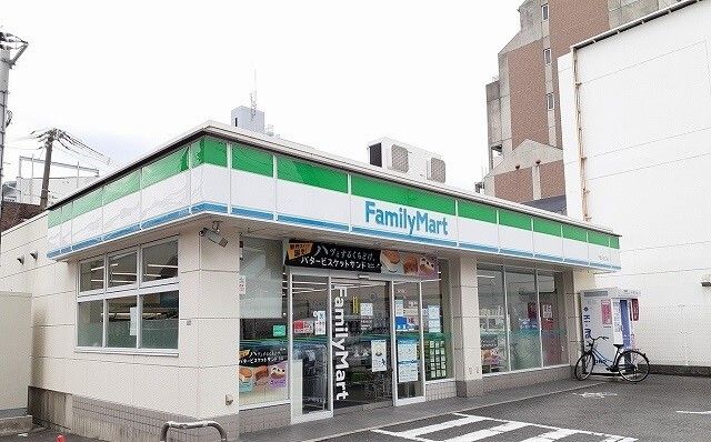 コンビニ　ファミリーマート千里丘北口店様（コンビニ）まで700m