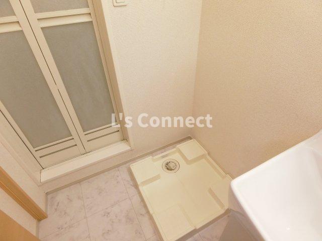 その他設備　室内洗濯機置き場には排水パン付き。