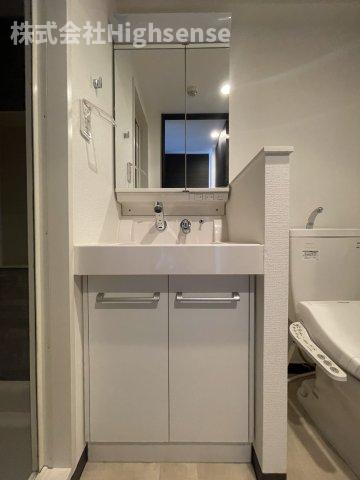 洗面設備　コンパクトで使いやすい洗面所