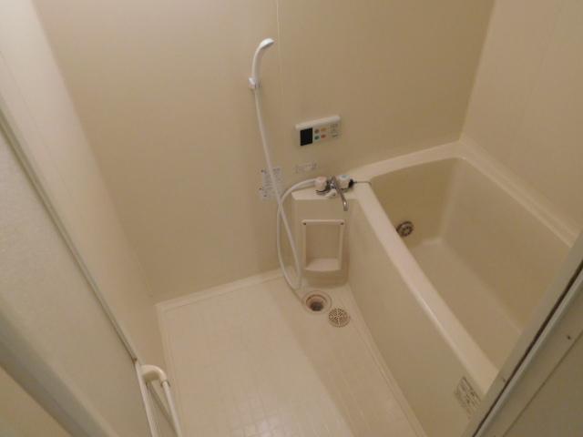 バス・シャワールーム　一日の疲れを癒して下さい。