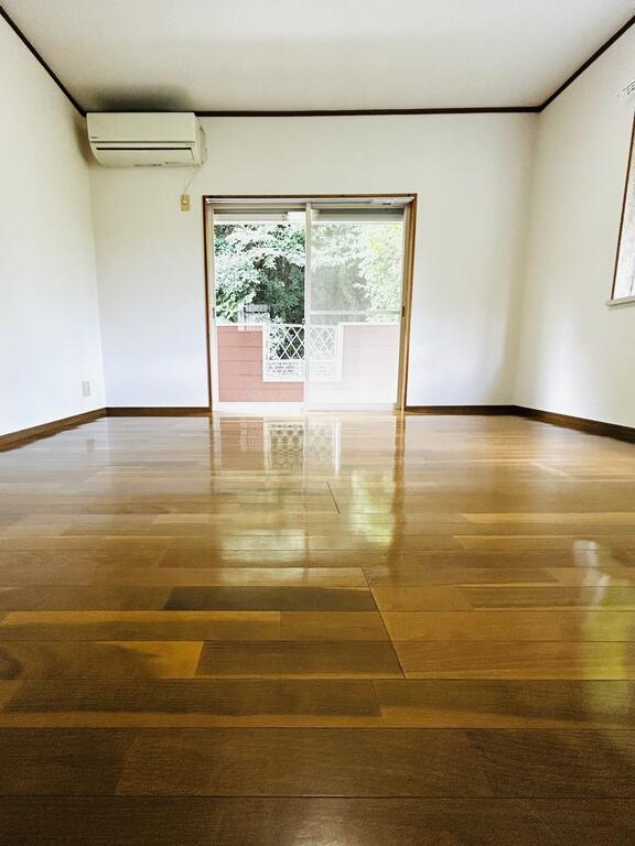 居室・リビング　洋室8帖　エアコン、収納付き