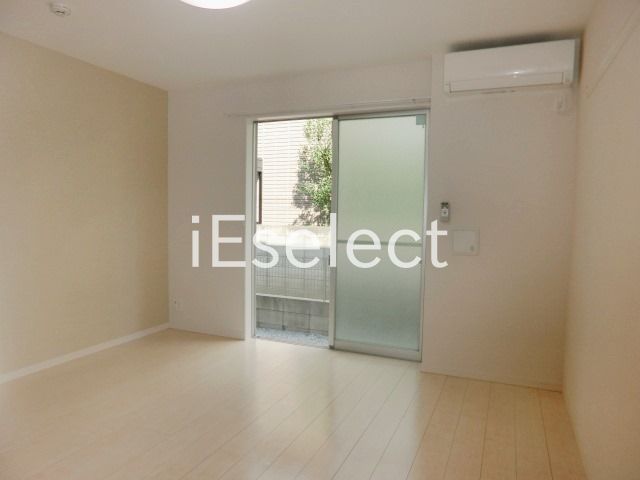 居室・リビング　安心のＳＥＣＯＭ付きのお部屋です。