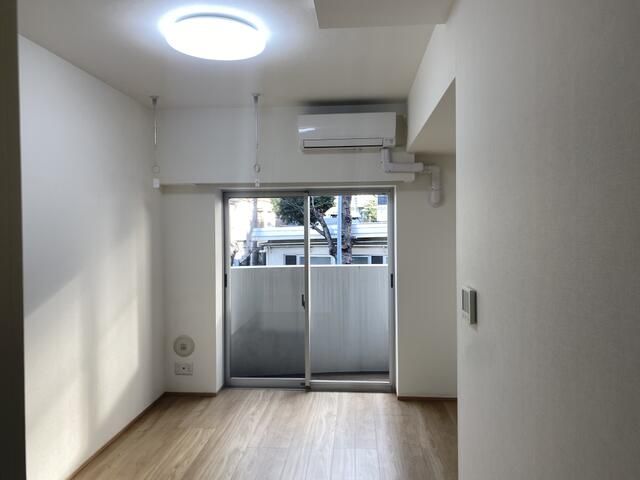 居室・リビング　☆明るい居間☆