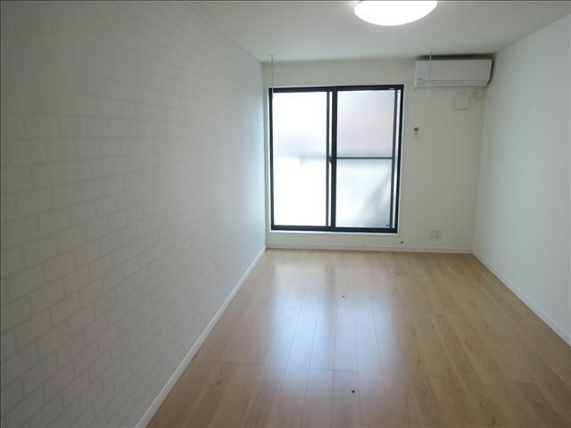 居室・リビング　別号室の参考写真