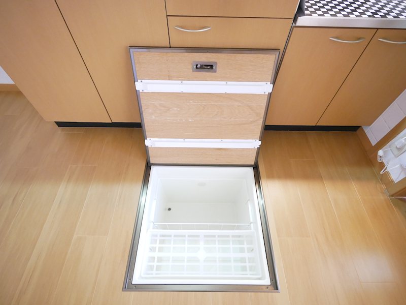 収納　床下収納