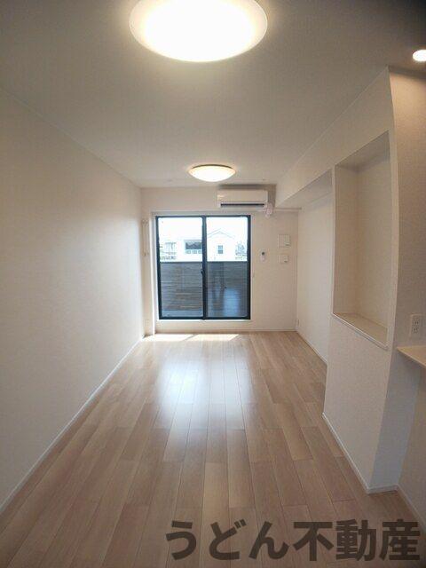 居室・リビング　うどん県のお部屋探しはうどん不動産へ うどんちゃんとLINE