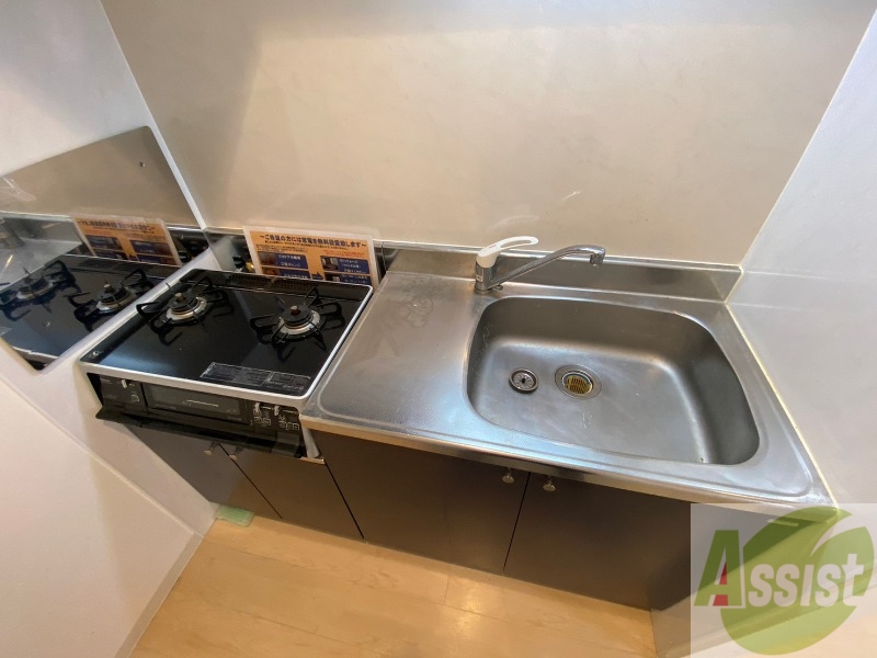 キッチン　洗い場が大きくて洗い物もしやすそうです。