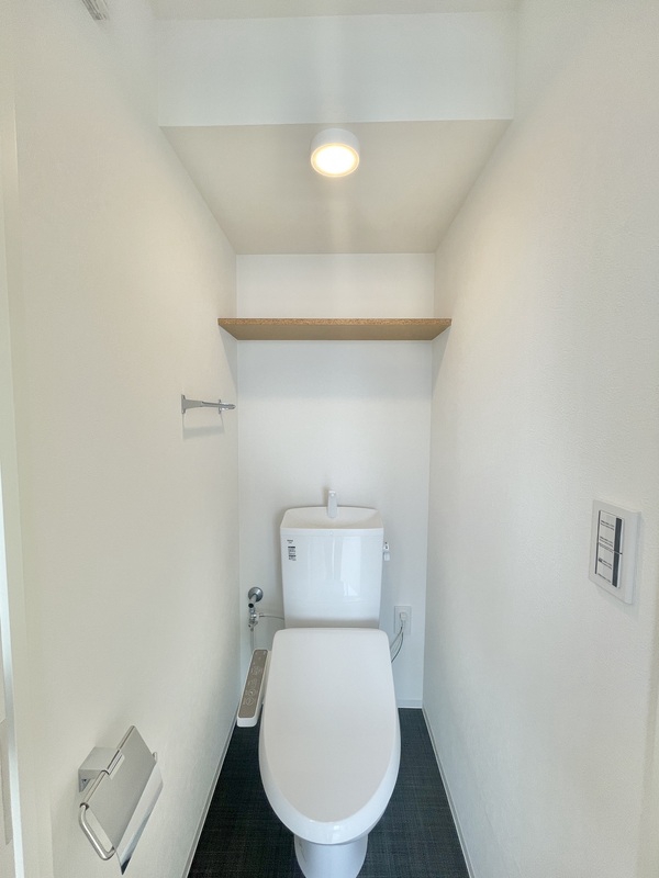 トイレ　シンプルで機能的な仕様