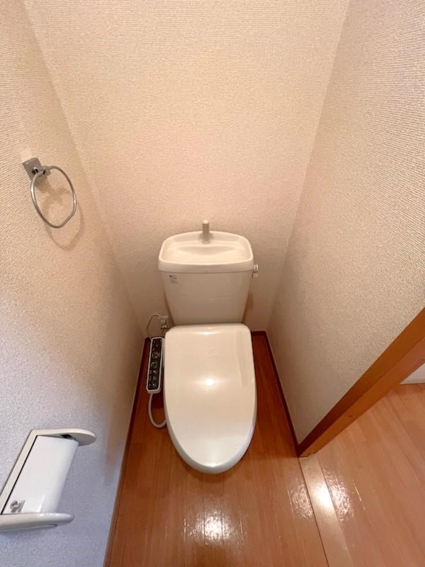 トイレ　※103号室の画像です