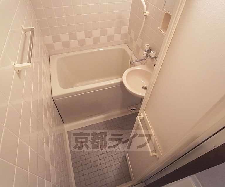 バス・シャワールーム　ゆったりセパレート。