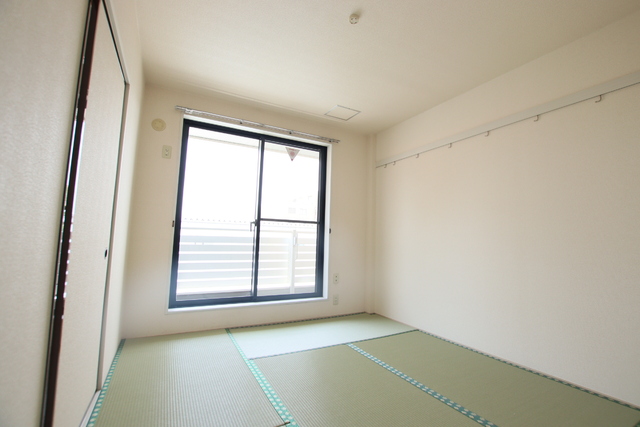 その他部屋・スペース　【和室６帖】　和室は落ち着きますね★