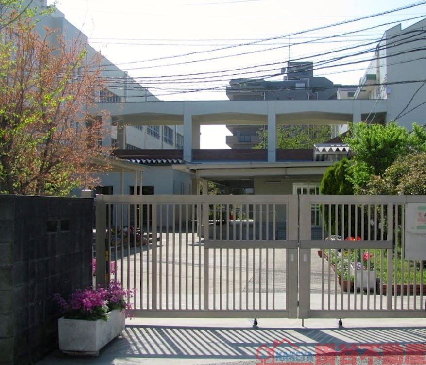 小学校　茨木市立天王小学校（小学校）まで1290m