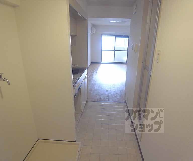 その他部屋・スペース　玄関からの廊下です。