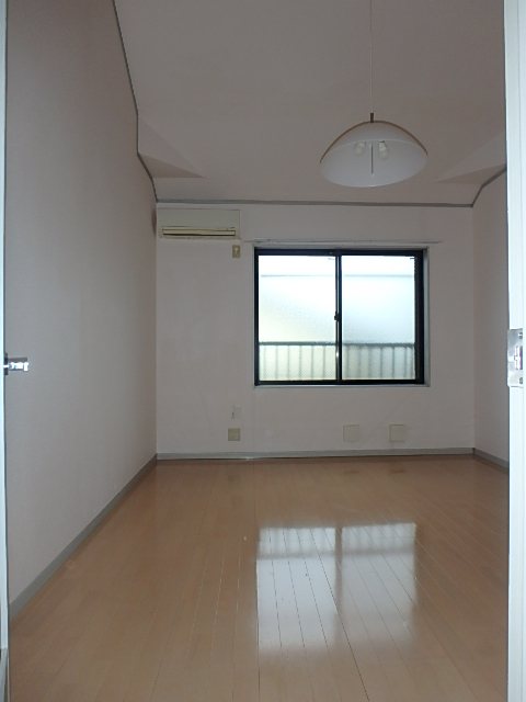 居室・リビング　写真は同タイプの別室を使用