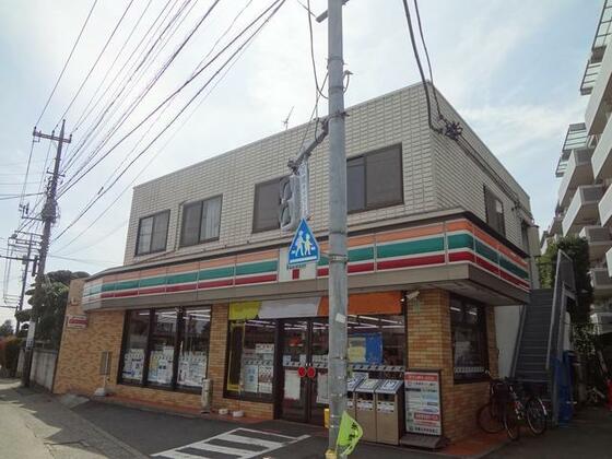 コンビニ　セブンイレブン南町田店（コンビニ）まで423m