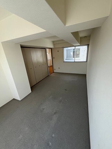 その他部屋・スペース　落ち着いた色調の寝室です