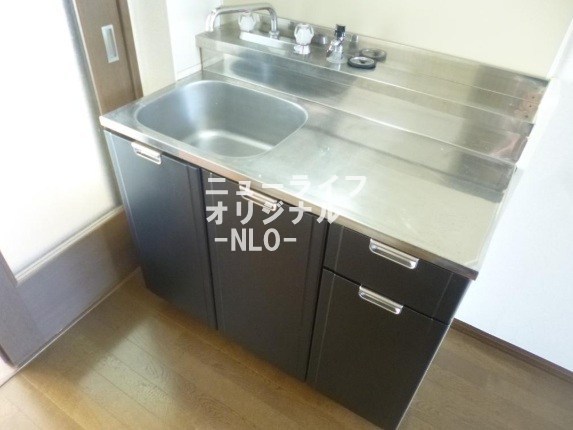 キッチン　お手入れ簡単コンパクトキッチン