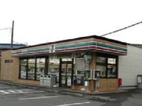 コンビニ　セブンイレブン上尾小泉店（コンビニ）まで800m