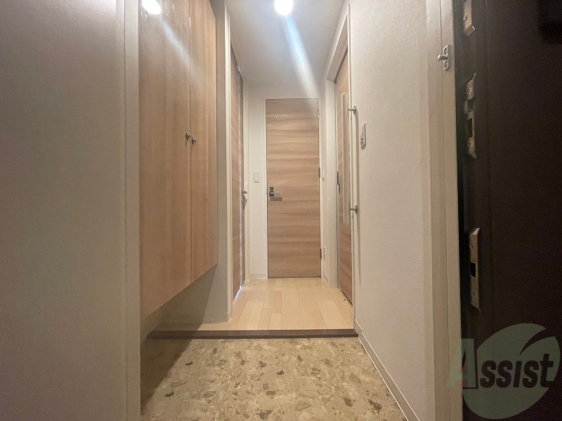 玄関　玄関の様子です。明るい印象ですね。気分もあがりそう。