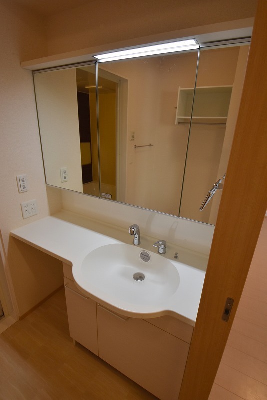 洗面設備　シャンプードレッサー