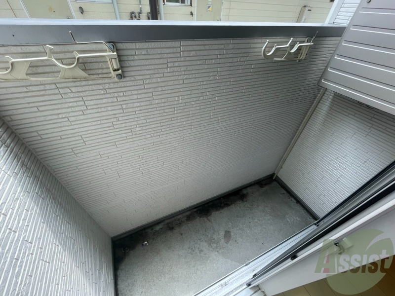 バルコニー　バルコニーがあるので洗濯物は外に干せそうですね～