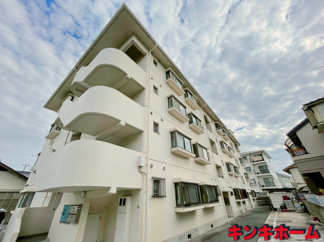 建物外観　鉄筋コンクリートの造り。