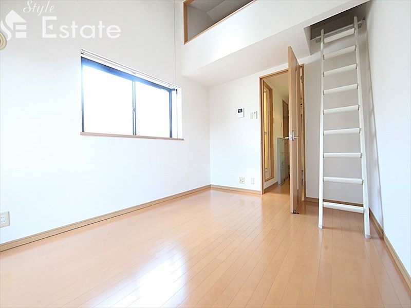 居室・リビング　内装