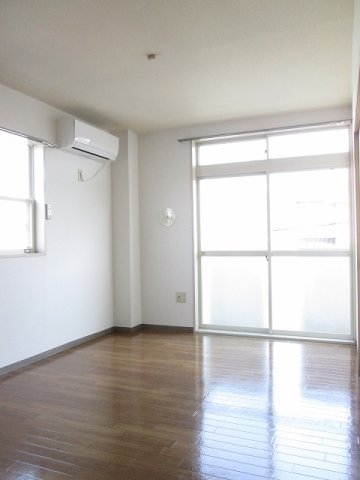 その他部屋・スペース　明るい色調の室内です