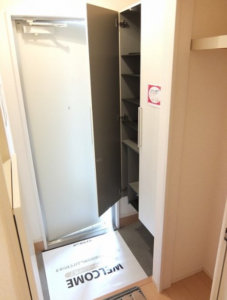 玄関　反転間取参照