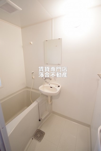 バス・シャワールーム　コンパクトで綺麗なお風呂♪