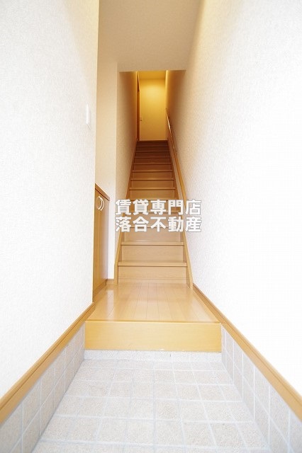 エントランス　落ち着いた色調♪