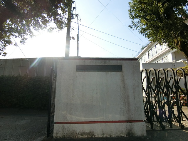 中学校　立川市立立川第一中学校（中学校）まで295m