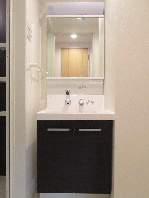 洗面設備　(同マンション別部屋)