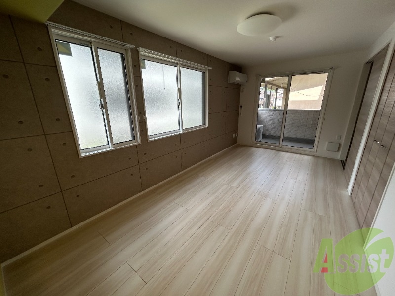 居室・リビング　１２．９帖のＬＤＫです。二面採光で日中は明るいです。