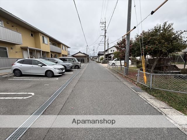 その他　前面道路（その他）まで0m