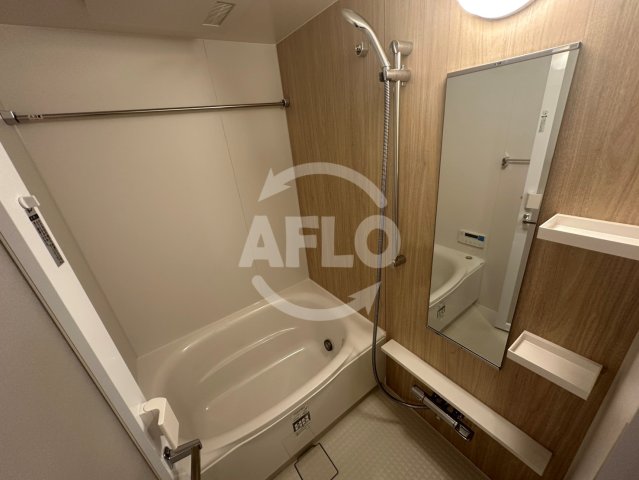 バス・シャワールーム　ザ・パークハビオ谷町六丁目クロス　浴室