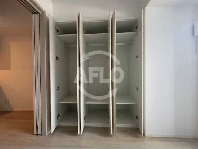 収納　ザ・パークハビオ谷町六丁目クロス　クローゼット