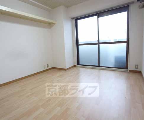 居室・リビング　広々とした部屋です。