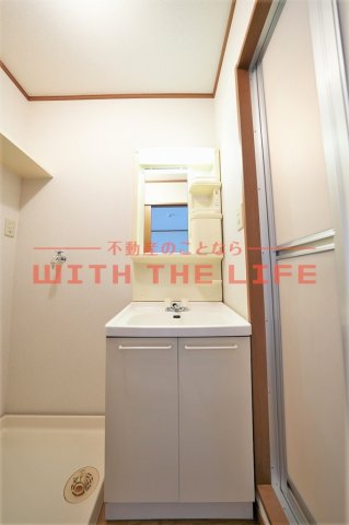 洗面設備　独立洗面台で身支度をすべて済ませてしまいましょう