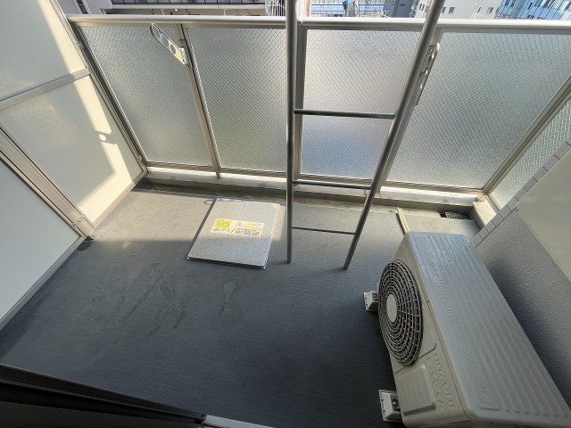 バルコニー　陽当たり良好なバルコニーです