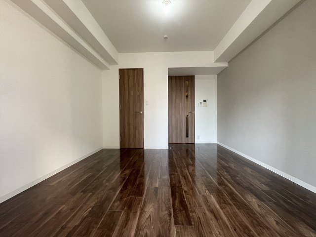 居室・リビング　こちらの居間で趣味の時間をお楽しみください