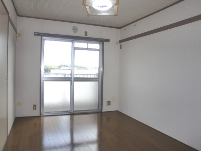 居室・リビング　※同棟別室参考写真