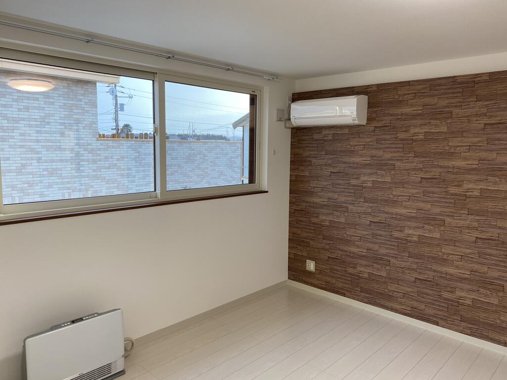 居室・リビング　203号室はカジュアルタイプのお部屋です