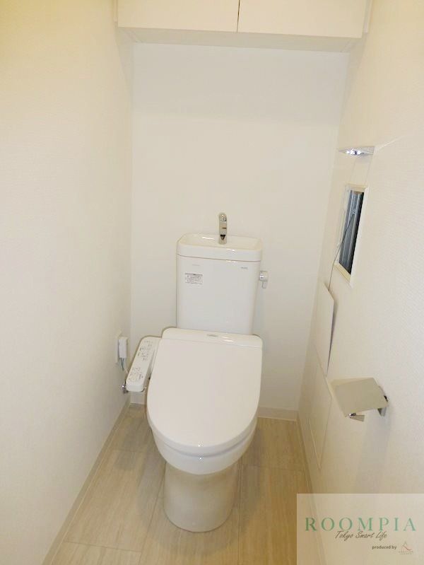 トイレ　同タイプの別のお部屋です。