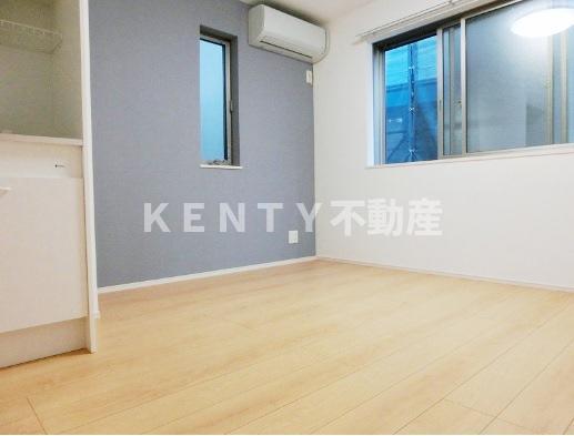 居室・リビング　こちらの居間で趣味の時間をお楽しみください