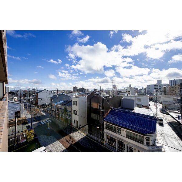 眺望　掲載写真は同型モデルを掲載しており実際のお部屋と仕様等が異な