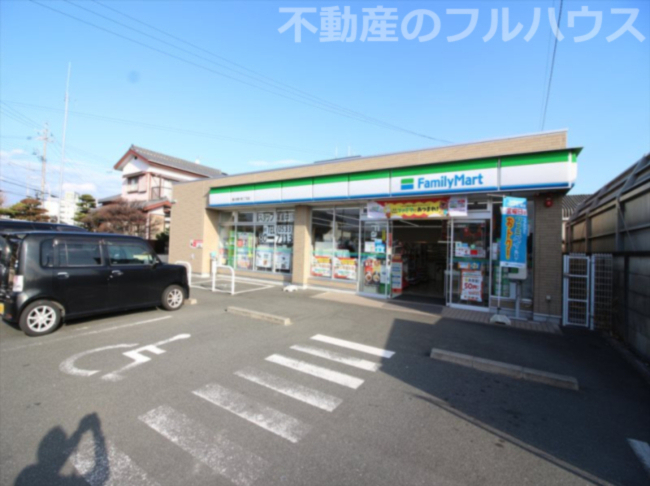 コンビニ　ファミリーマート 豊川本野ケ原二丁目店（コンビニ）まで1077m