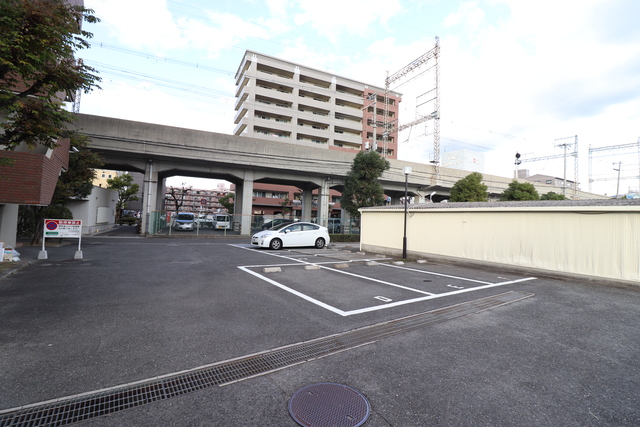 駐車場　敷地内駐車場