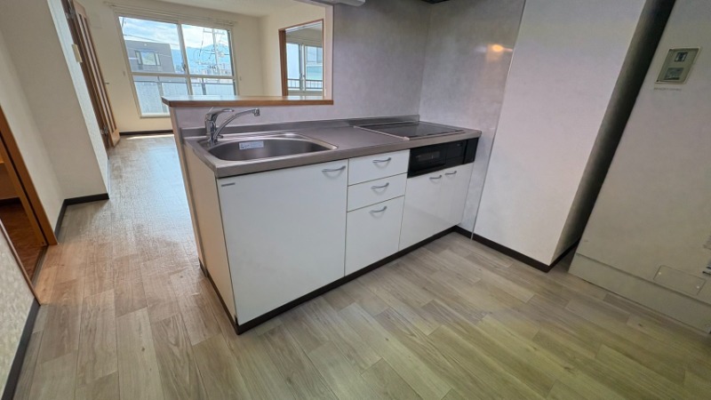 キッチン　広々キッチン